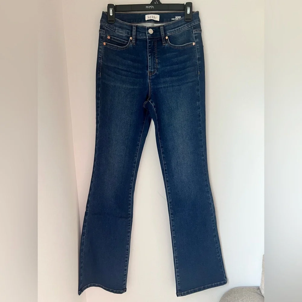 Sold - Picture 3 of 9